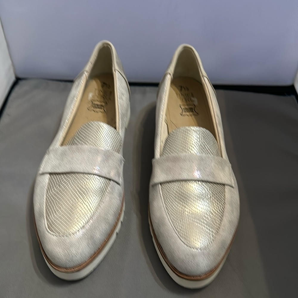 Time True‎ genuine leather women’s size 7.5